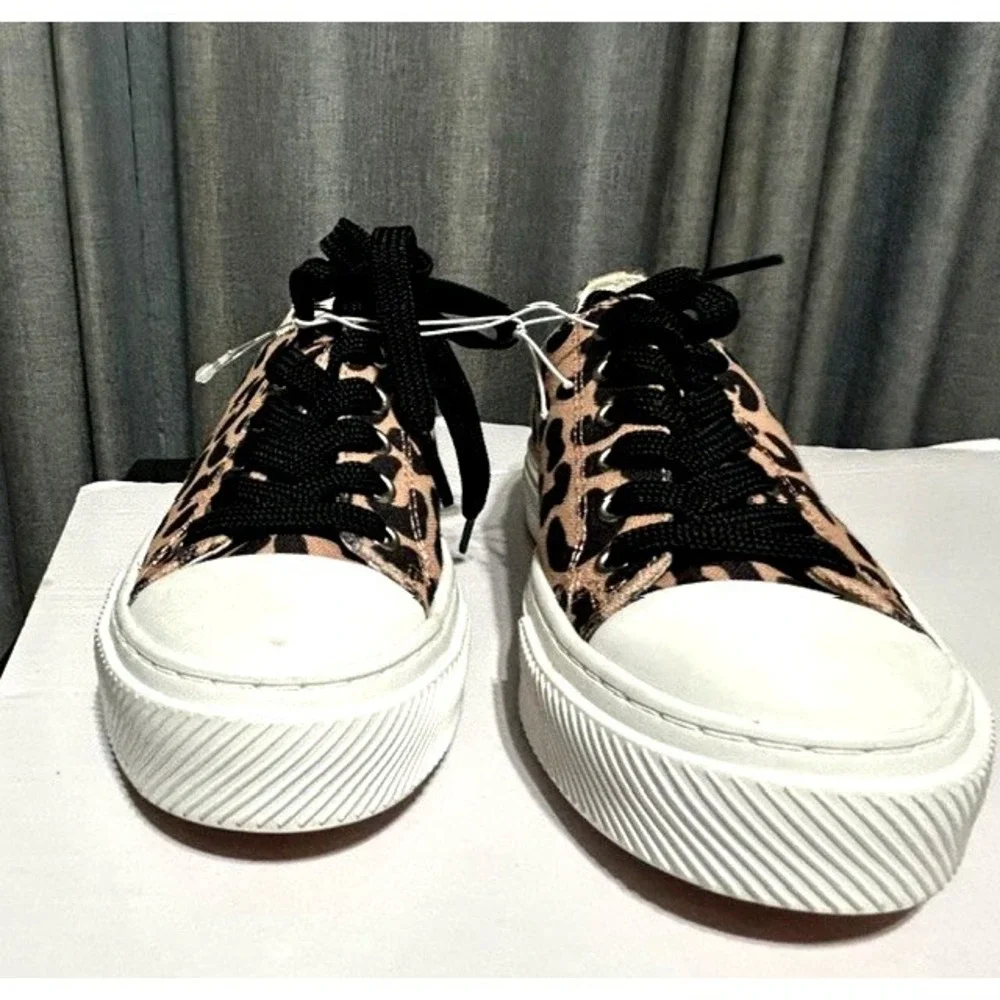 NWOT Stuart Weitzman Leopard Print Platform Sneakers Women 6B Preppy Artsy Biker